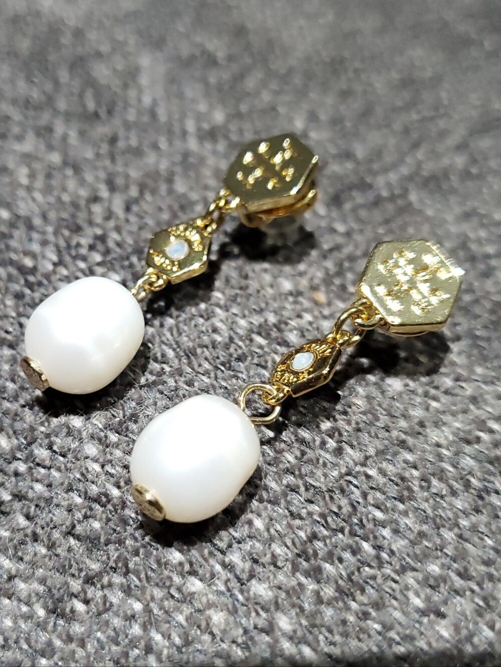 Tory Burch Gold-tone Drop Earrings with White Pearls NWOT